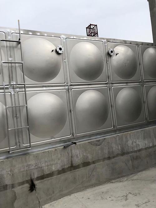 江苏铭洋供水设备主产品有:装配式不锈钢水箱,不锈钢焊接水箱